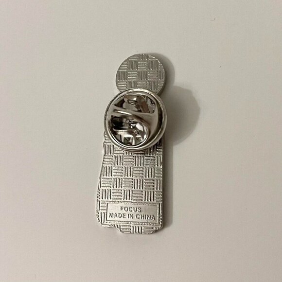 Vintage Route 66 Casino Gas Pump Shaped Souvenir Enamel Lapel Pin - Picture 3 of 7